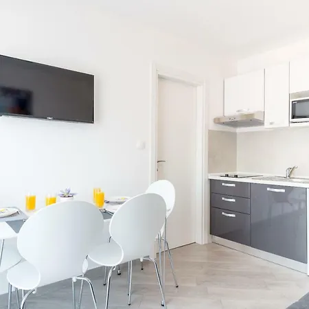 Pezo Apartman *