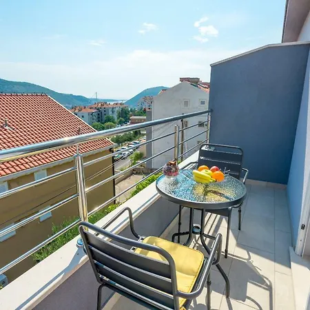 Apartman Pezo *