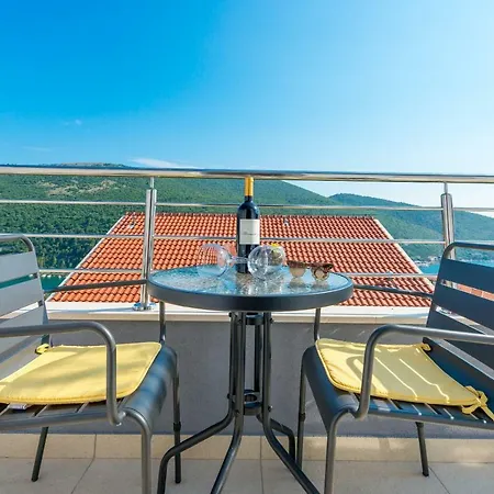 Apartman Pezo *