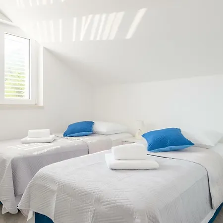 Pezo Apartman *